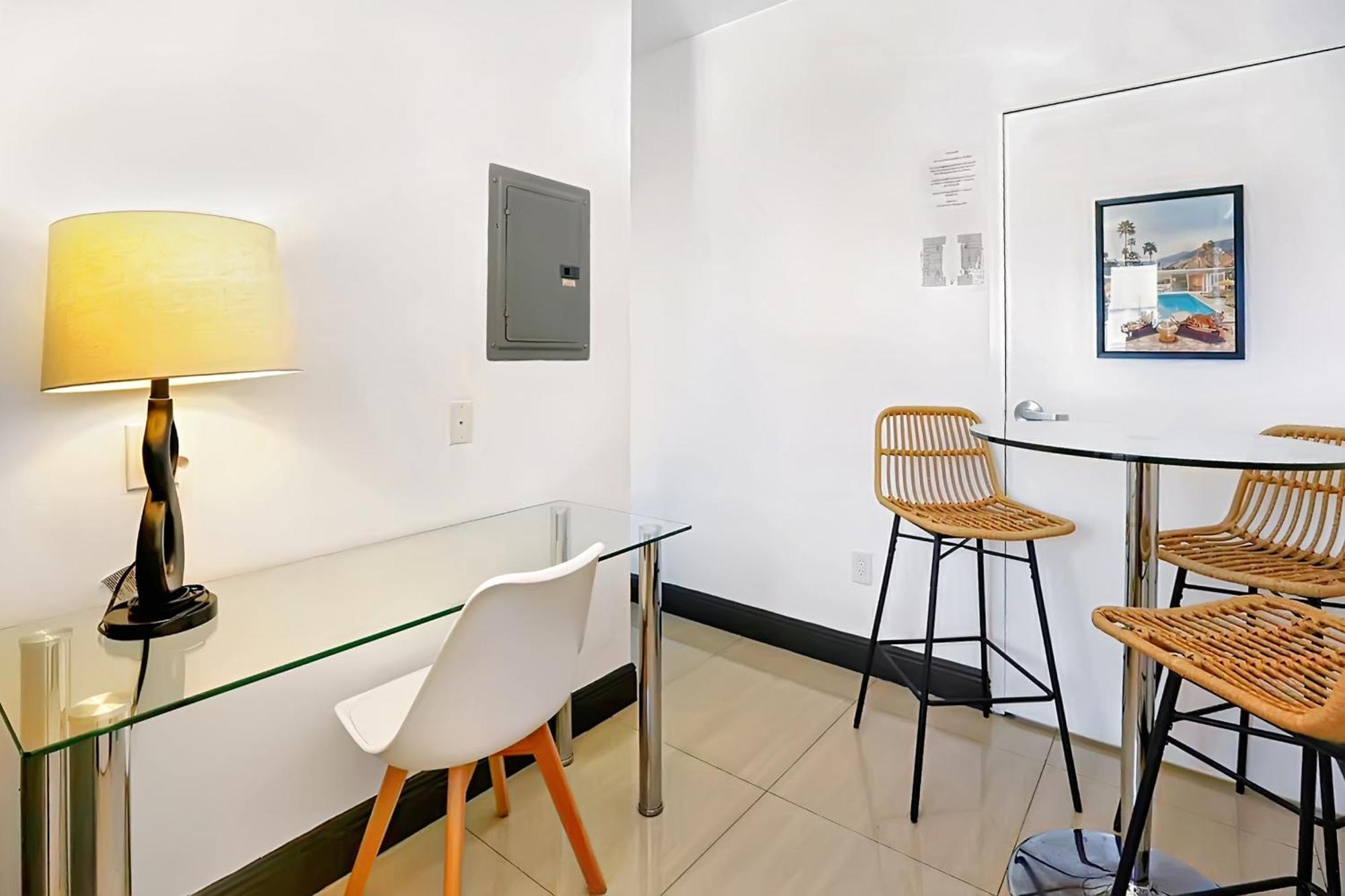 Miami Beach Apartment With Private Patio Free Parking Family Friendly No Pet Fee Exterior photo