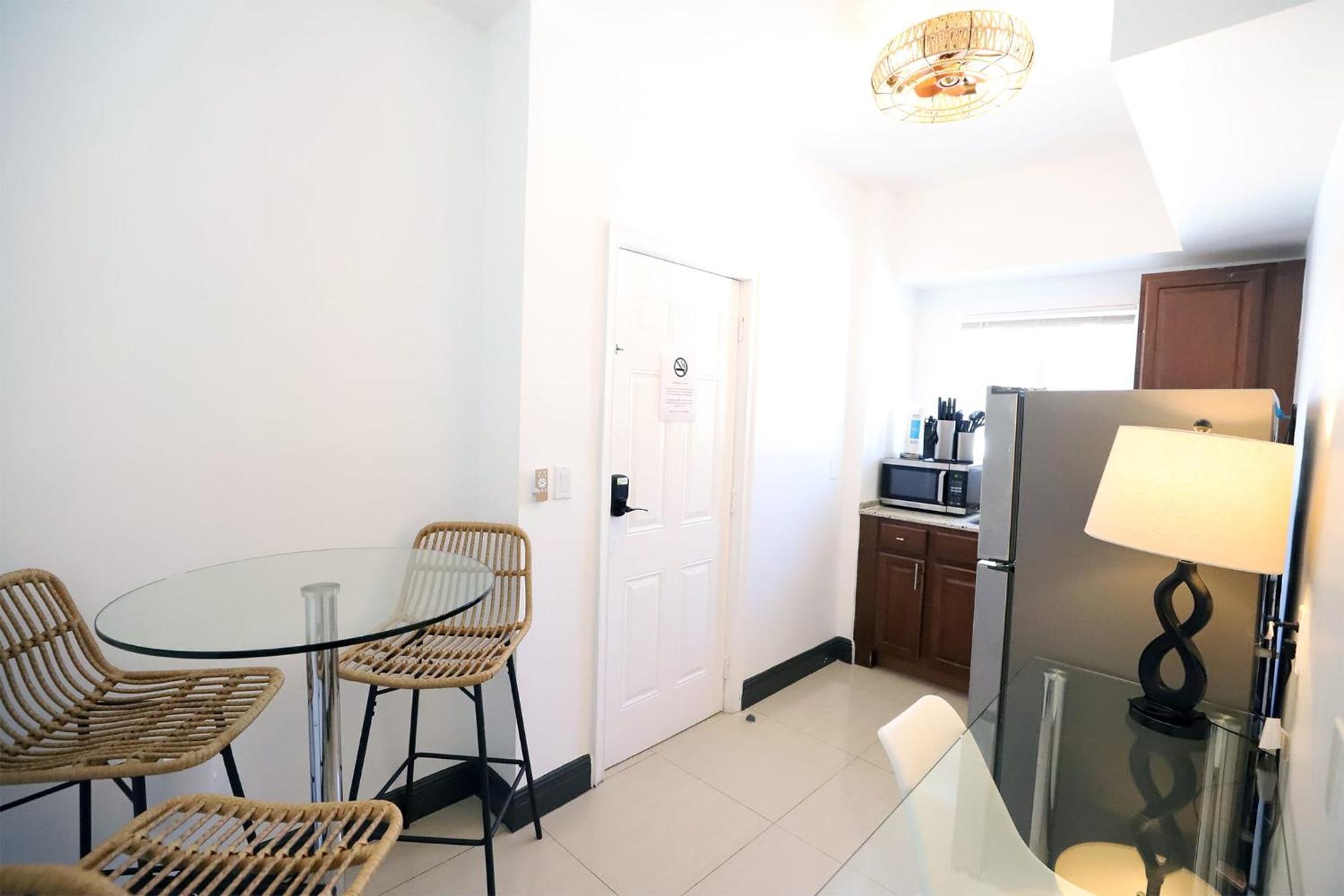 Miami Beach Apartment With Private Patio Free Parking Family Friendly No Pet Fee Exterior photo